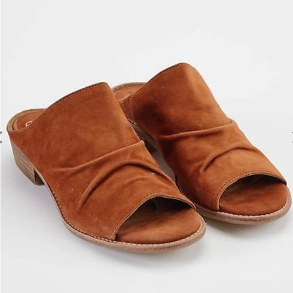 Sofft Netta suede leather flats size 91/2 luggage brown NWT